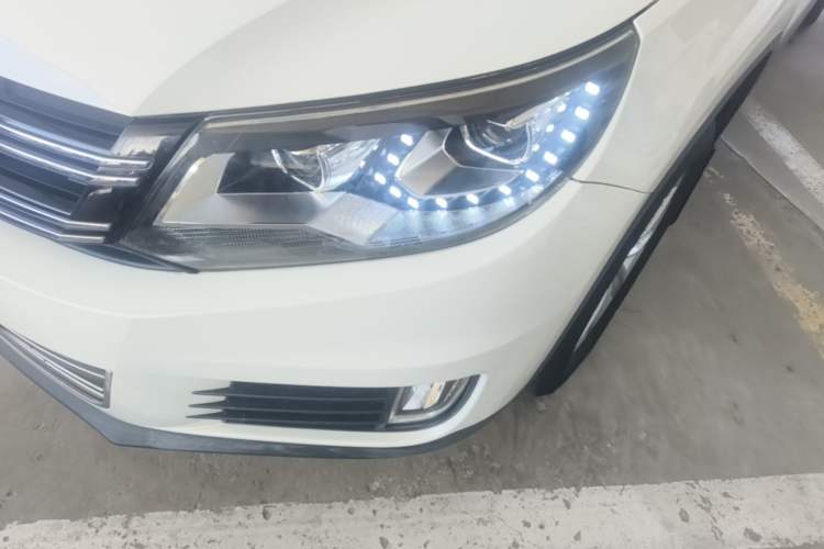 Used Volkswagen Tiguan 2016 280TSI Automatic Two-Wheel Drive Silk Road Comfort Edition Left Front Headlight