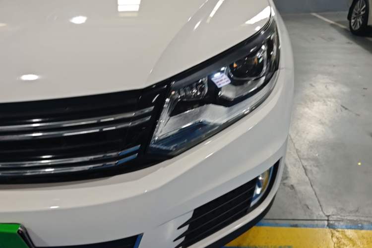Used Volkswagen Tiguan 2016 280TSI Automatic Two-Wheel Drive Silk Road Comfort Edition Left Front Headlight