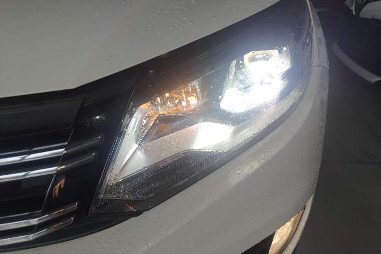 Used Volkswagen Tiguan 2016 300TSI Automatic Two-Wheel Drive Trend Edition Left Front Headlight