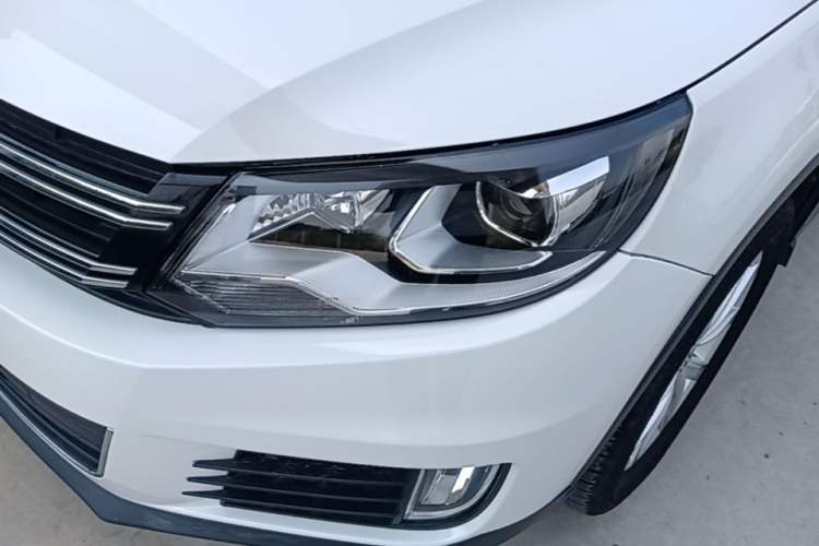 Used Volkswagen Tiguan 2016 280TSI Automatic Two-Wheel Drive Silk Road Comfort Edition Left Front Headlight