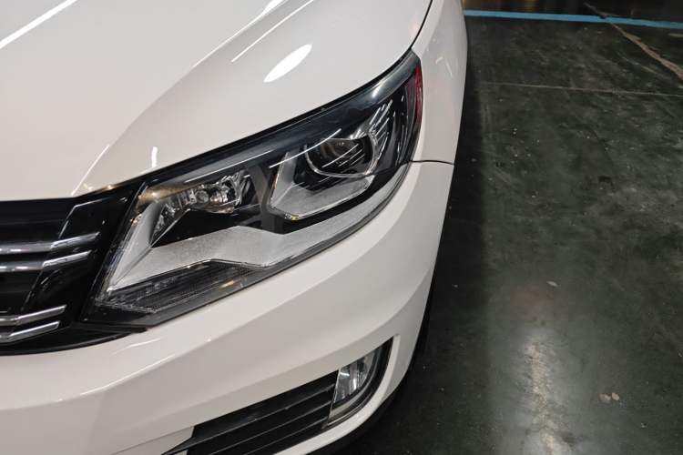 Used Volkswagen Tiguan 2016 280TSI Automatic Two-Wheel-Drive Silk Road Style Edition Left Front Headlight