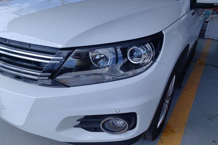 Used Volkswagen Tiguan 2016 2.0 TSI Four-Wheel Drive Standard Version Left Front Headlight