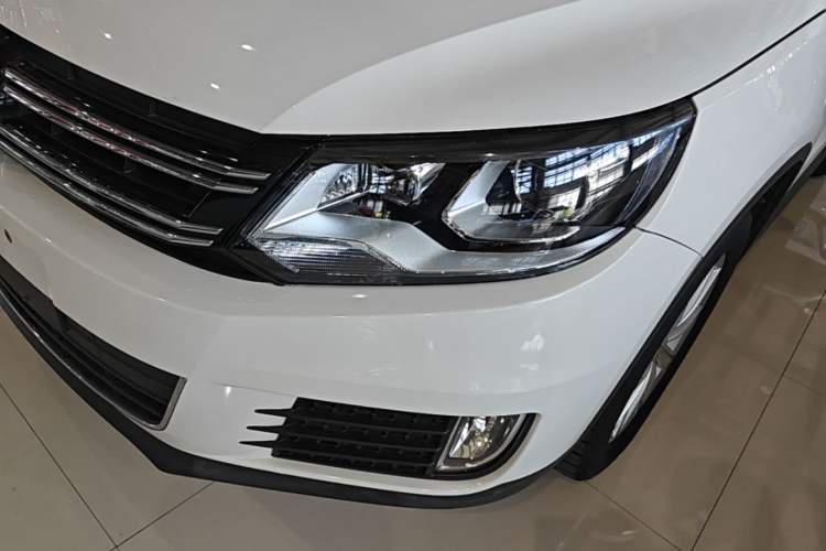 Used Volkswagen Tiguan 2016 280TSI Automatic Two-Wheel Drive Silk Road Comfort Edition Left Front Headlight