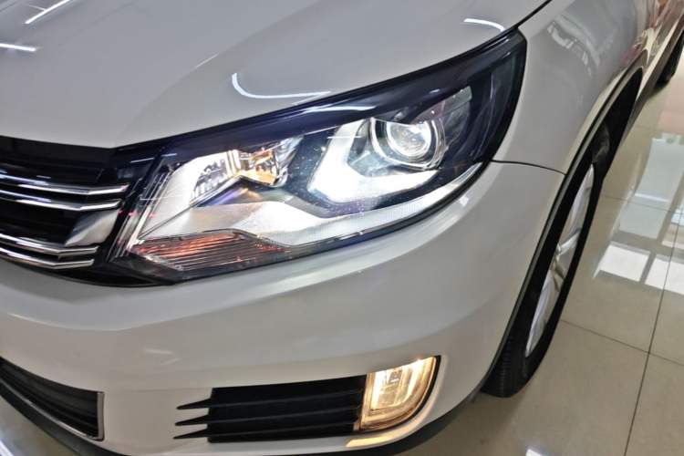 Used Volkswagen Tiguan 2016 280TSI Automatic Two-Wheel Drive Silk Road Comfort Edition Left Front Headlight