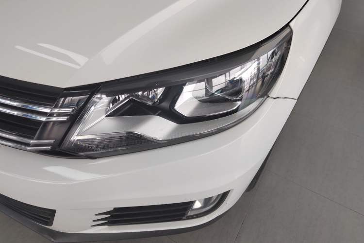 Used Volkswagen Tiguan 2016 280TSI Automatic Two-Wheel-Drive Silk Road Style Edition Left Front Headlight