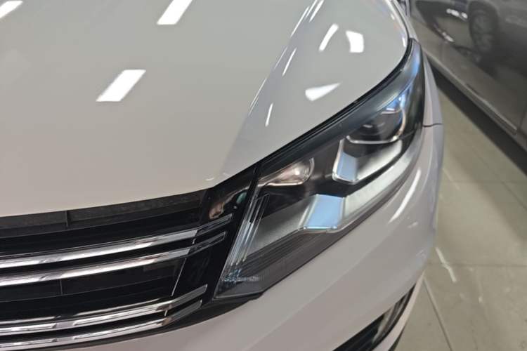 Used Volkswagen Tiguan 2016 280TSI Automatic Two-Wheel-Drive Silk Road Style Edition Left Front Headlight