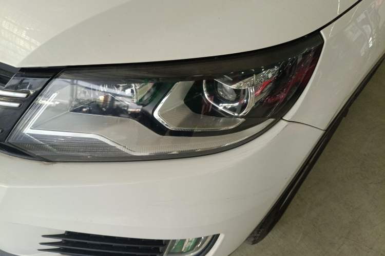 Used Volkswagen Tiguan 2016 280TSI Automatic Two-Wheel-Drive Silk Road Style Edition Left Front Headlight
