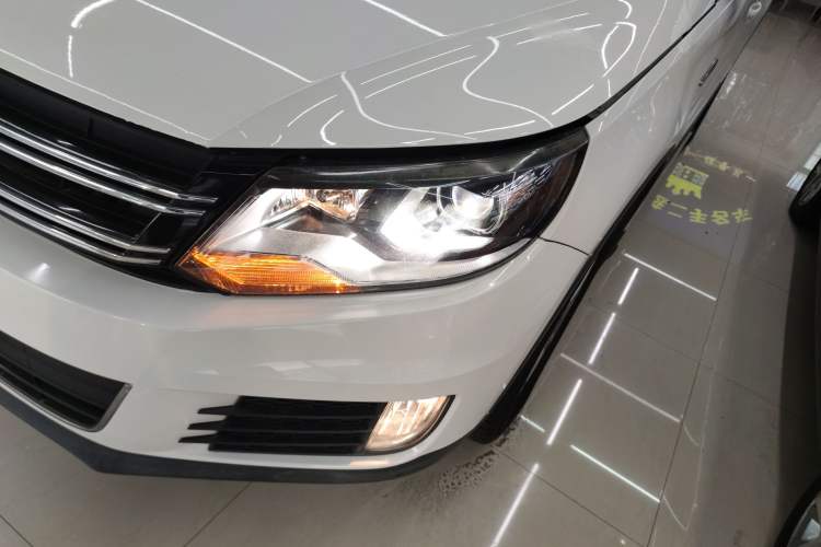Used Volkswagen Tiguan 2016 300TSI Automatic All-Wheel Drive Fashion Vision Edition Left Front Headlight