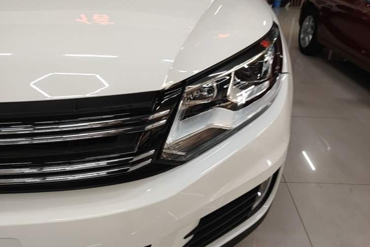 Used Volkswagen Tiguan 2016 280TSI Automatic Two-Wheel-Drive Silk Road Style Edition Left Front Headlight