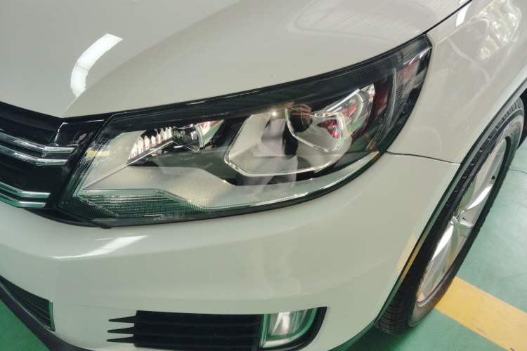 Used Volkswagen Tiguan 2016 280TSI Automatic Two-Wheel Drive Silk Road Comfort Edition Left Front Headlight