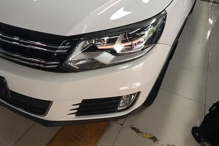 Used Volkswagen Tiguan 2016 280TSI Automatic Two-Wheel Drive Silk Road Comfort Edition Left Front Headlight