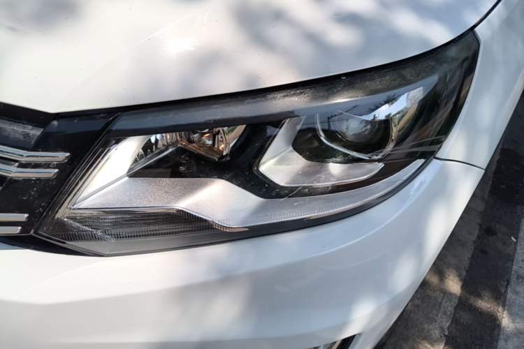 Used Volkswagen Tiguan 2016 280TSI Automatic Two-Wheel-Drive Silk Road Style Edition Left Front Headlight
