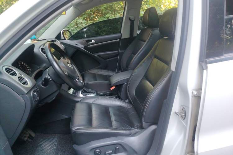 Used Volkswagen Tiguan 2016 280TSI Automatic Two-Wheel Drive Silk Road Comfort Edition Left Front Seat