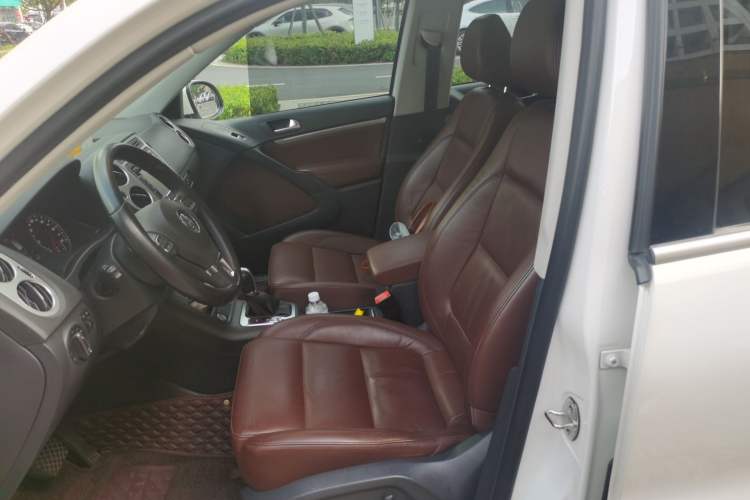 Used Volkswagen Tiguan 2016 300TSI Automatic All-Wheel Drive Luxury Edition Left Front Seat