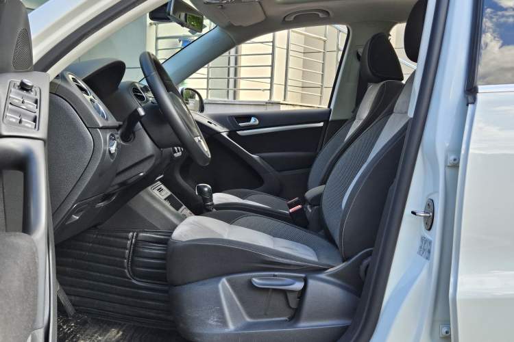 Used Volkswagen Tiguan 2016 2.0 TSI Four-Wheel Drive Standard Version Left Front Seat