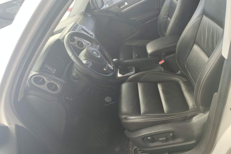 Used Volkswagen Tiguan 2016 280TSI Automatic Two-Wheel Drive Silk Road Comfort Edition Left Front Seat
