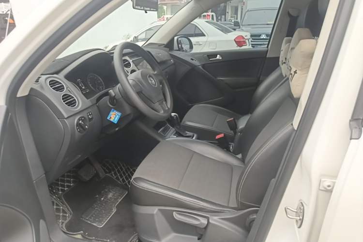 Used Volkswagen Tiguan 2016 280TSI Automatic Two-Wheel-Drive Silk Road Style Edition Left Front Seat