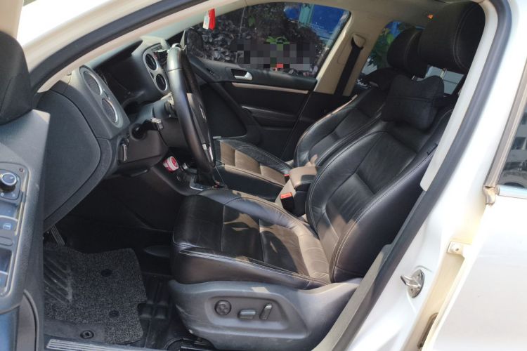 Used Volkswagen Tiguan 2016 300TSI Automatic All-Wheel Drive Luxury Edition Left Front Seat