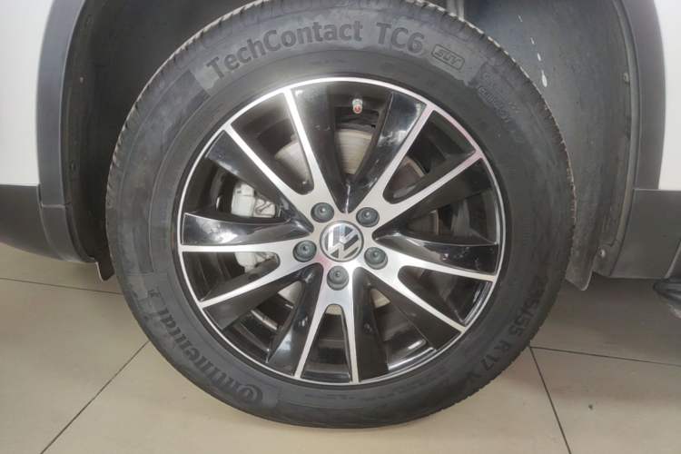 Used Volkswagen Tiguan 2016 300TSI Automatic Two-Wheel Drive Luxury Edition Left Front Wheel Hub
