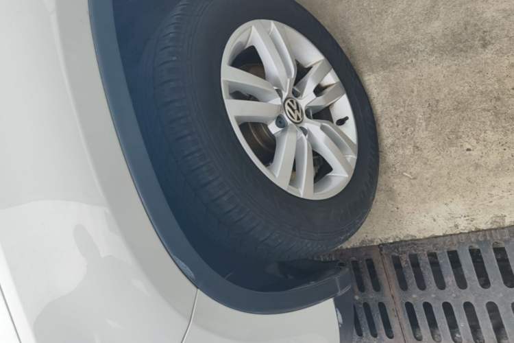 Used Volkswagen Tiguan 2016 300TSI Automatic Two-Wheel Drive Trend Edition Left Front Wheel Hub