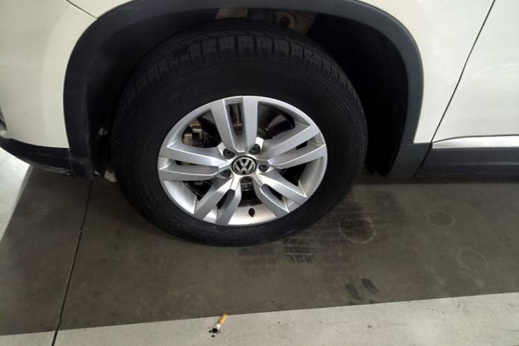Used Volkswagen Tiguan 2016 300TSI Automatic Two-Wheel Drive Trend Edition Left Front Wheel Hub