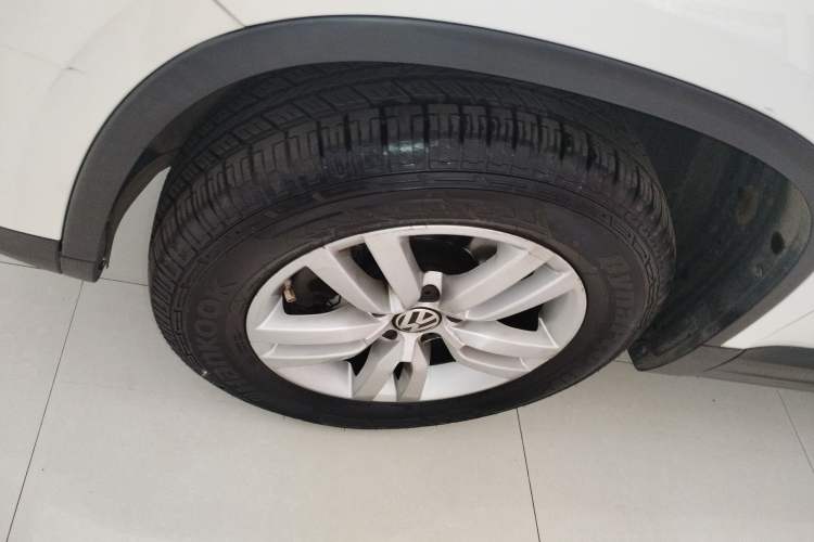 Used Volkswagen Tiguan 2016 300TSI Automatic Two-Wheel Drive Trend Edition Left Front Wheel Hub