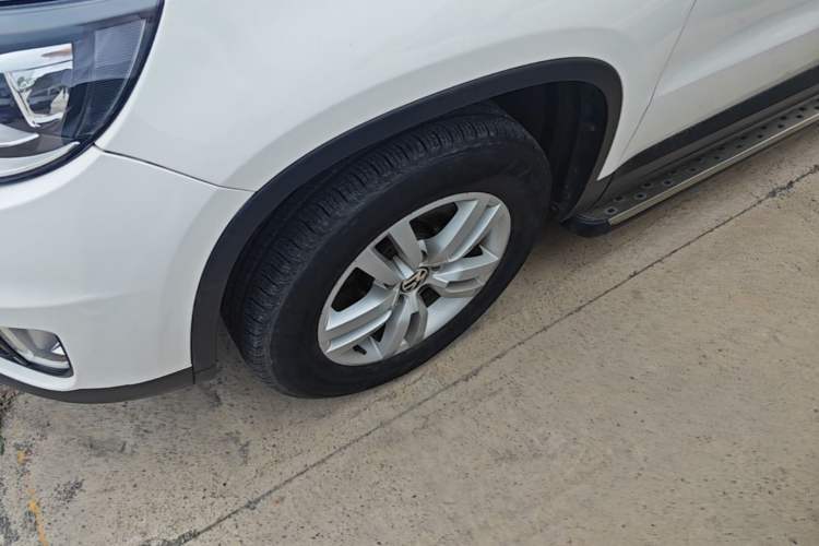 Used Volkswagen Tiguan 2016 300TSI Automatic Two-Wheel Drive Trend Edition Left Front Wheel Hub