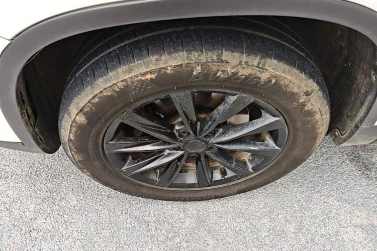 Used Volkswagen Tiguan 2016 280TSI Automatic Two-Wheel-Drive Silk Road Style Edition Left Front Wheel Hub