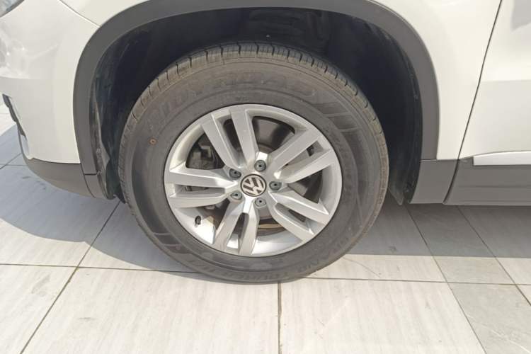 Used Volkswagen Tiguan 2016 300TSI Automatic Two-Wheel Drive Trend Edition Left Front Wheel Hub