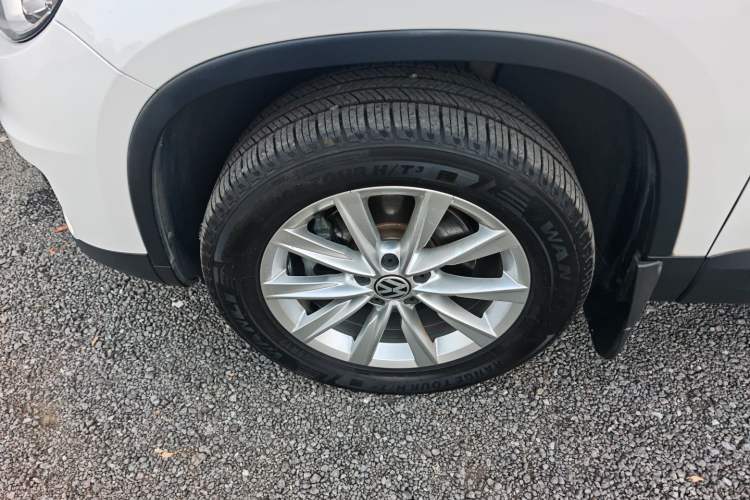 Used Volkswagen Tiguan 2016 300TSI Automatic Two-Wheel Drive Comfort Edition Left Front Wheel Hub