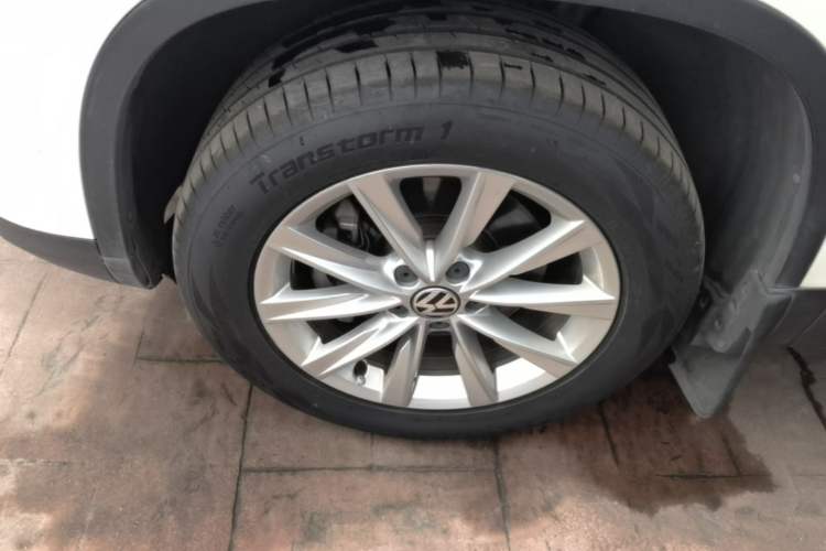 Used Volkswagen Tiguan 2016 300TSI Automatic Two-Wheel Drive Comfort Edition Left Front Wheel Hub