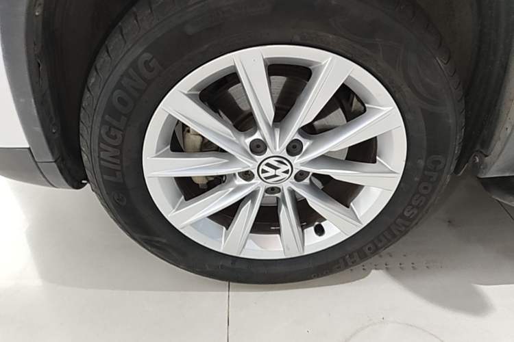 Used Volkswagen Tiguan 2016 300TSI Automatic Two-Wheel Drive Comfort Edition Left Front Wheel Hub