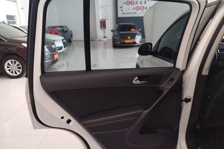 Used Volkswagen Tiguan 2016 300TSI Automatic Two-Wheel Drive Trend Edition Left Rear Door Interior