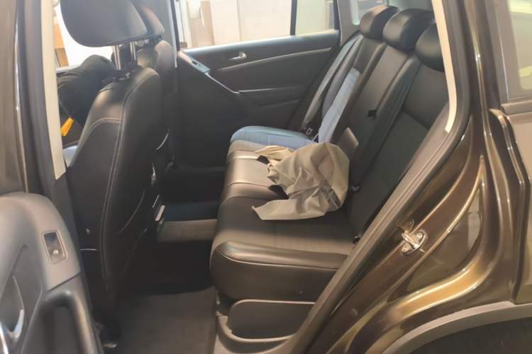 Used Volkswagen Tiguan 2016 300TSI Automatic All-Wheel Drive Fashion Vision Edition Left Rear Seat