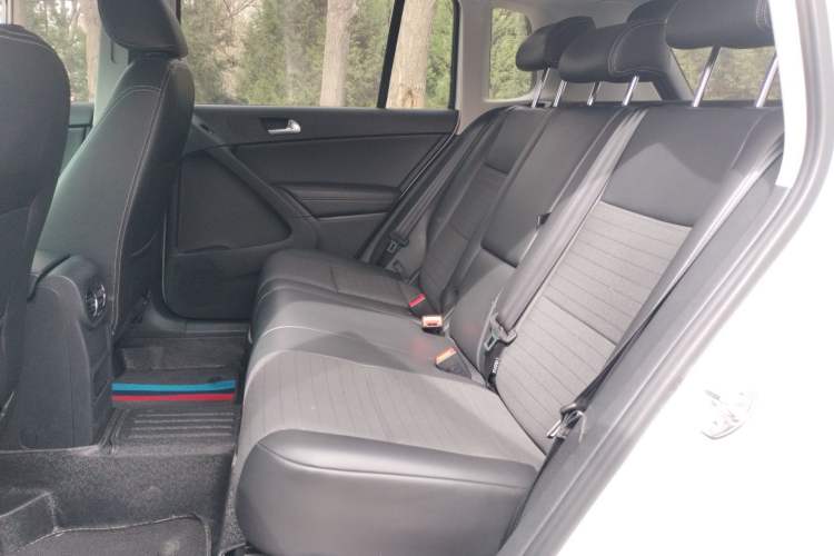 Used Volkswagen Tiguan 2016 280TSI Automatic Two-Wheel-Drive Silk Road Style Edition Left Rear Seat