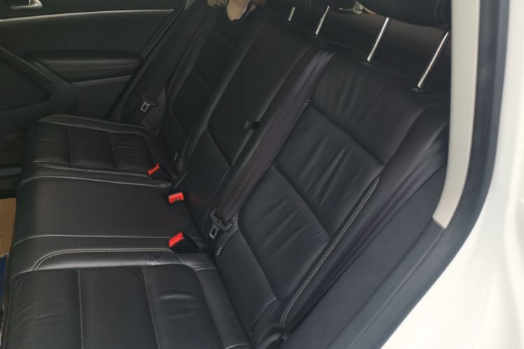 Used Volkswagen Tiguan 2016 280TSI Automatic Two-Wheel Drive Silk Road Comfort Edition Left Rear Seat