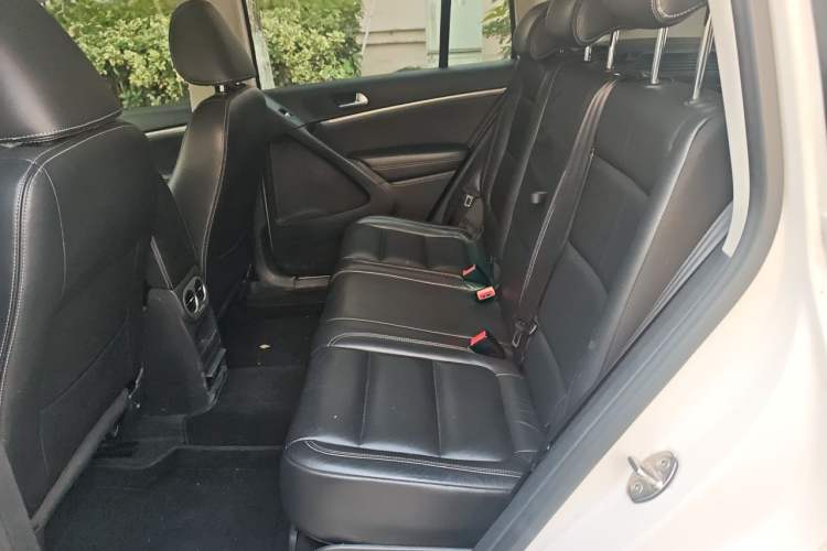 Used Volkswagen Tiguan 2016 300TSI Automatic Two-Wheel Drive Luxury Edition Left Rear Seat