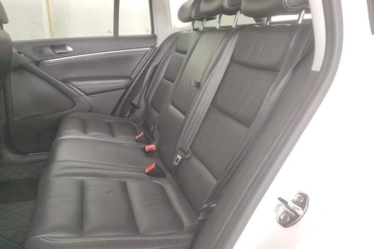 Used Volkswagen Tiguan 2016 300TSI Automatic Two-Wheel Drive Luxury Edition Left Rear Seat
