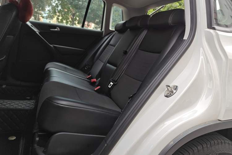 Used Volkswagen Tiguan 2016 280TSI Automatic Two-Wheel-Drive Silk Road Style Edition Left Rear Seat