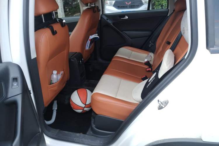 Used Volkswagen Tiguan 2016 280TSI Automatic Two-Wheel-Drive Silk Road Style Edition Left Rear Seat
