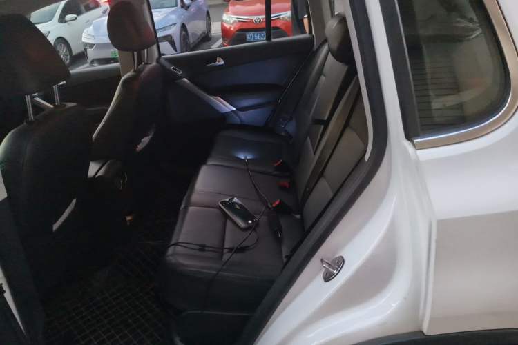 Used Volkswagen Tiguan 2016 280TSI Automatic Two-Wheel-Drive Silk Road Style Edition Left Rear Seat
