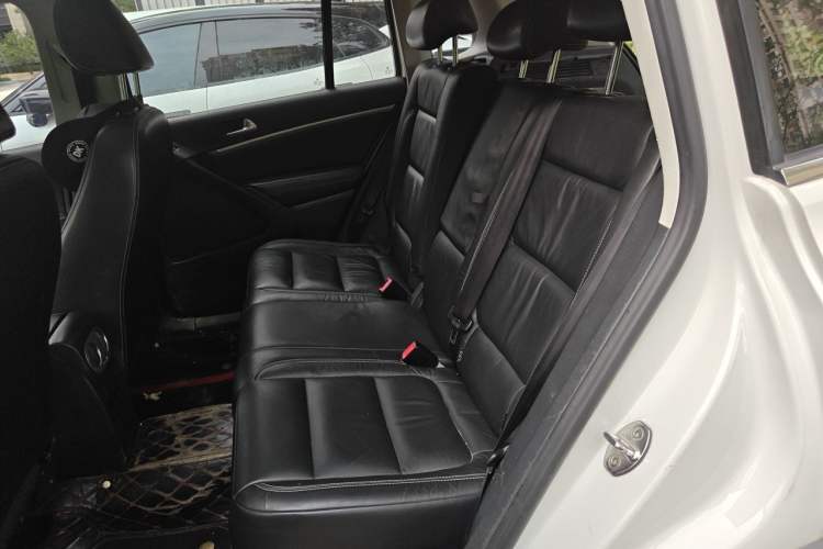 Used Volkswagen Tiguan 2016 280TSI Automatic Two-Wheel Drive Silk Road Comfort Edition Left Rear Seat