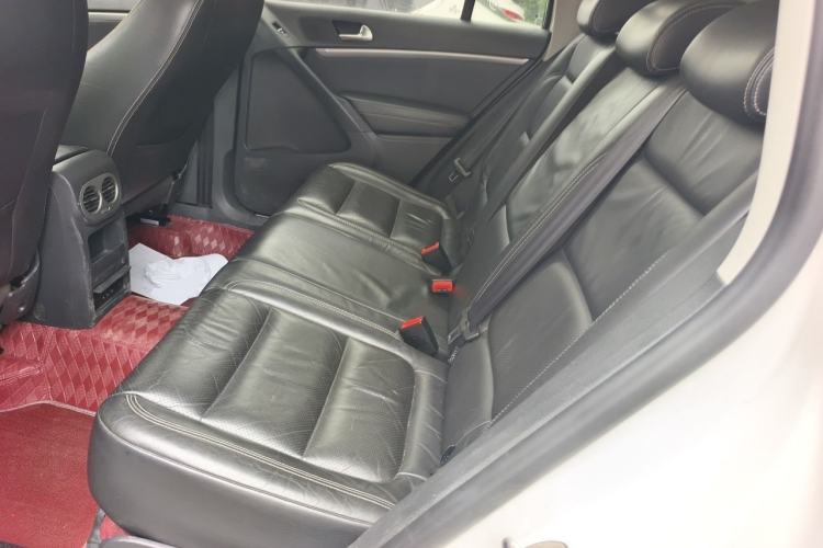 Used Volkswagen Tiguan 2016 300TSI Automatic All-Wheel Drive Luxury Edition Left Rear Seat