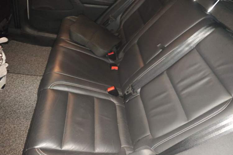 Used Volkswagen Tiguan 2016 280TSI Automatic Two-Wheel Drive Silk Road Comfort Edition Left Rear Seat