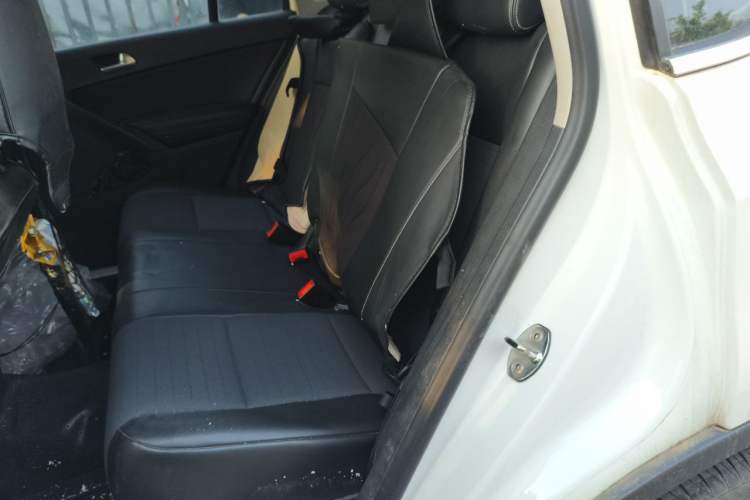 Used Volkswagen Tiguan 2016 280TSI Automatic Two-Wheel-Drive Silk Road Style Edition Left Rear Seat