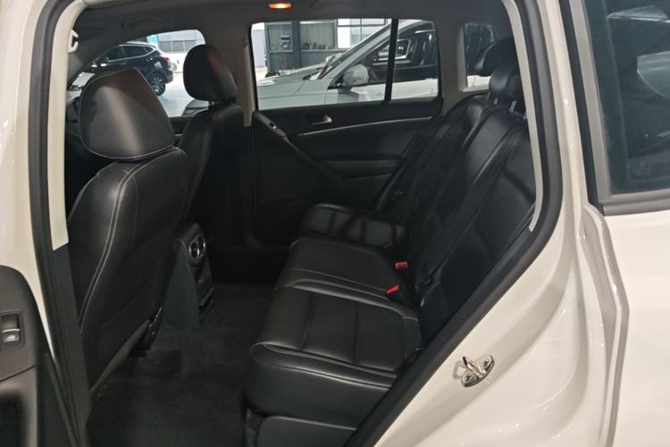 Used Volkswagen Tiguan 2016 280TSI Automatic Two-Wheel Drive Silk Road Comfort Edition Left Rear Seat
