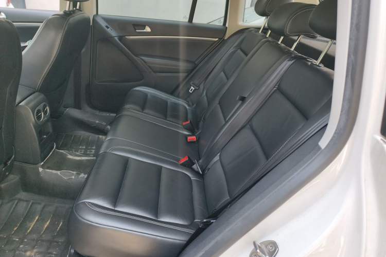 Used Volkswagen Tiguan 2016 280TSI Automatic Two-Wheel Drive Silk Road Comfort Edition Left Rear Seat