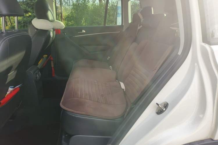Used Volkswagen Tiguan 2016 300TSI Automatic All-Wheel Drive Fashion Vision Edition Left Rear Seat