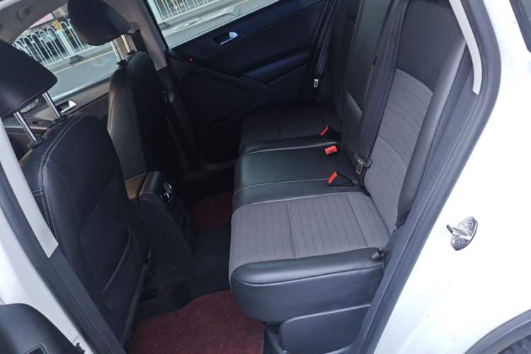 Used Volkswagen Tiguan 2016 280TSI Automatic Two-Wheel-Drive Silk Road Style Edition Left Rear Seat