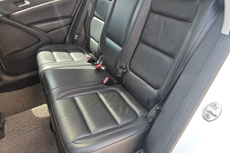 Used Volkswagen Tiguan 2016 280TSI Automatic Two-Wheel Drive Silk Road Comfort Edition Left Rear Seat